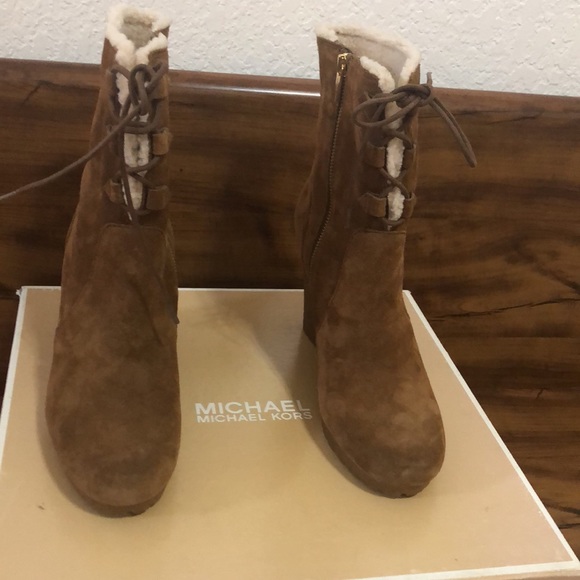 Michael kors Rory Faux Shearling Booties - Picture 10 of 11